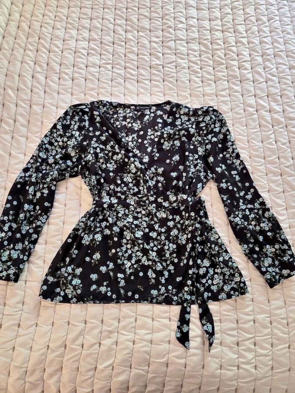 INC International Concepts Printed Tie-Waist Surplice Blouse Black